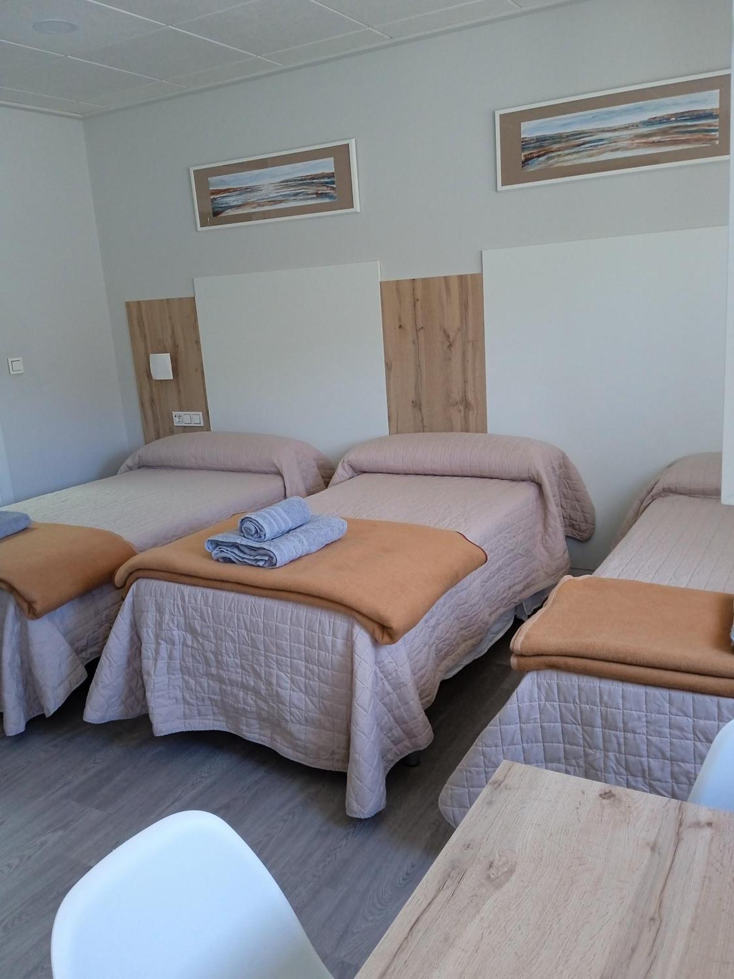 Hostal La Morenica Villena Bagian luar foto