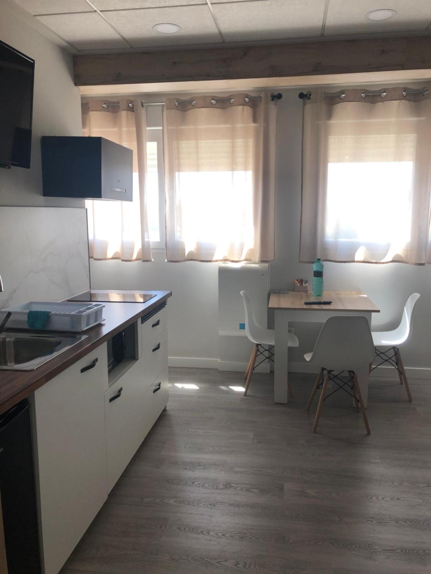 Hostal La Morenica Villena Bagian luar foto