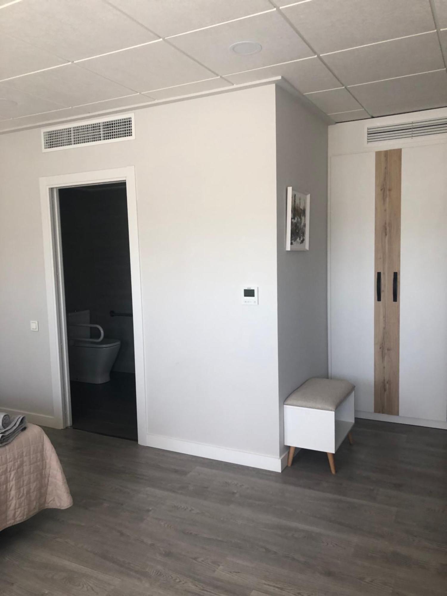 Hostal La Morenica Villena Bagian luar foto