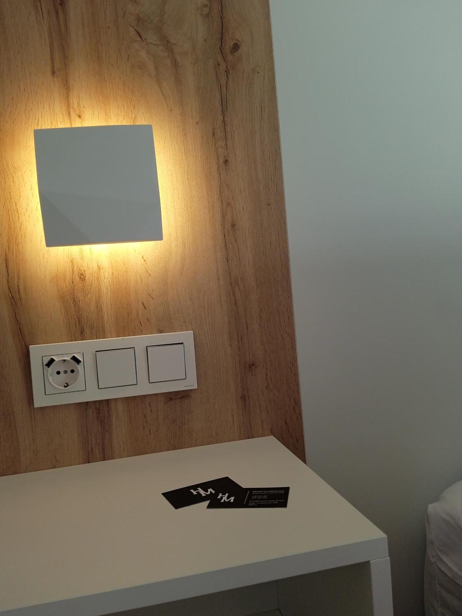 Hostal La Morenica Villena Bagian luar foto